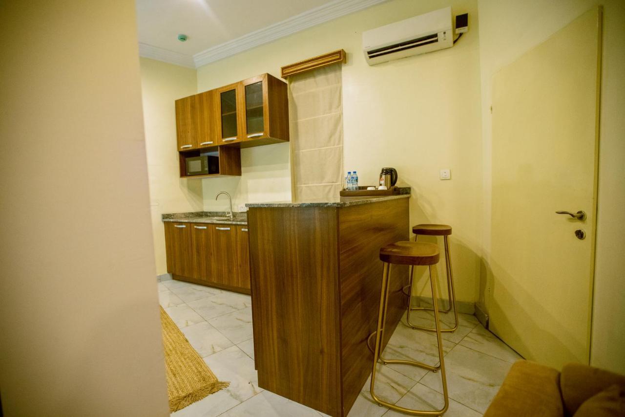 Apartment 79 Hotel & Suite อีเคจา ภายนอก รูปภาพ