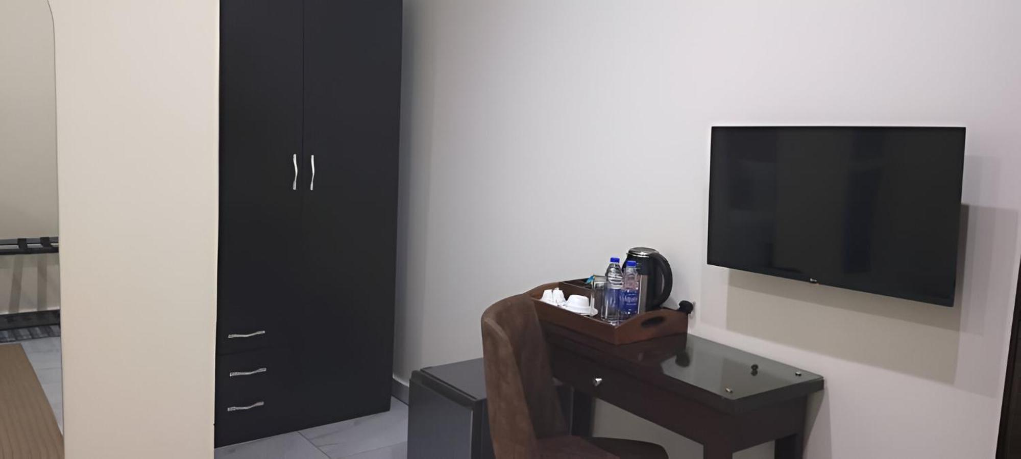 Apartment 79 Hotel & Suite อีเคจา ภายนอก รูปภาพ