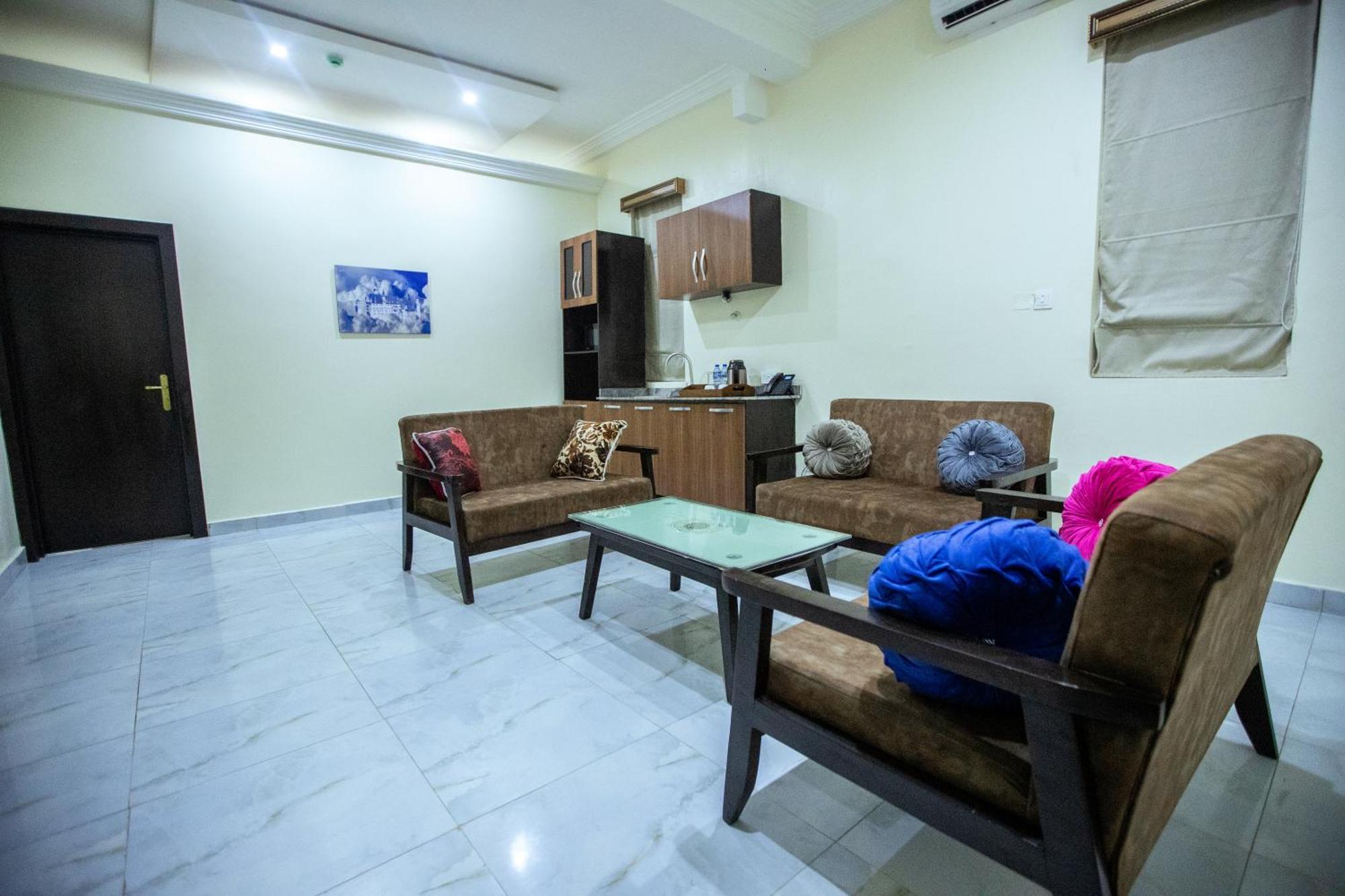 Apartment 79 Hotel & Suite อีเคจา ภายนอก รูปภาพ